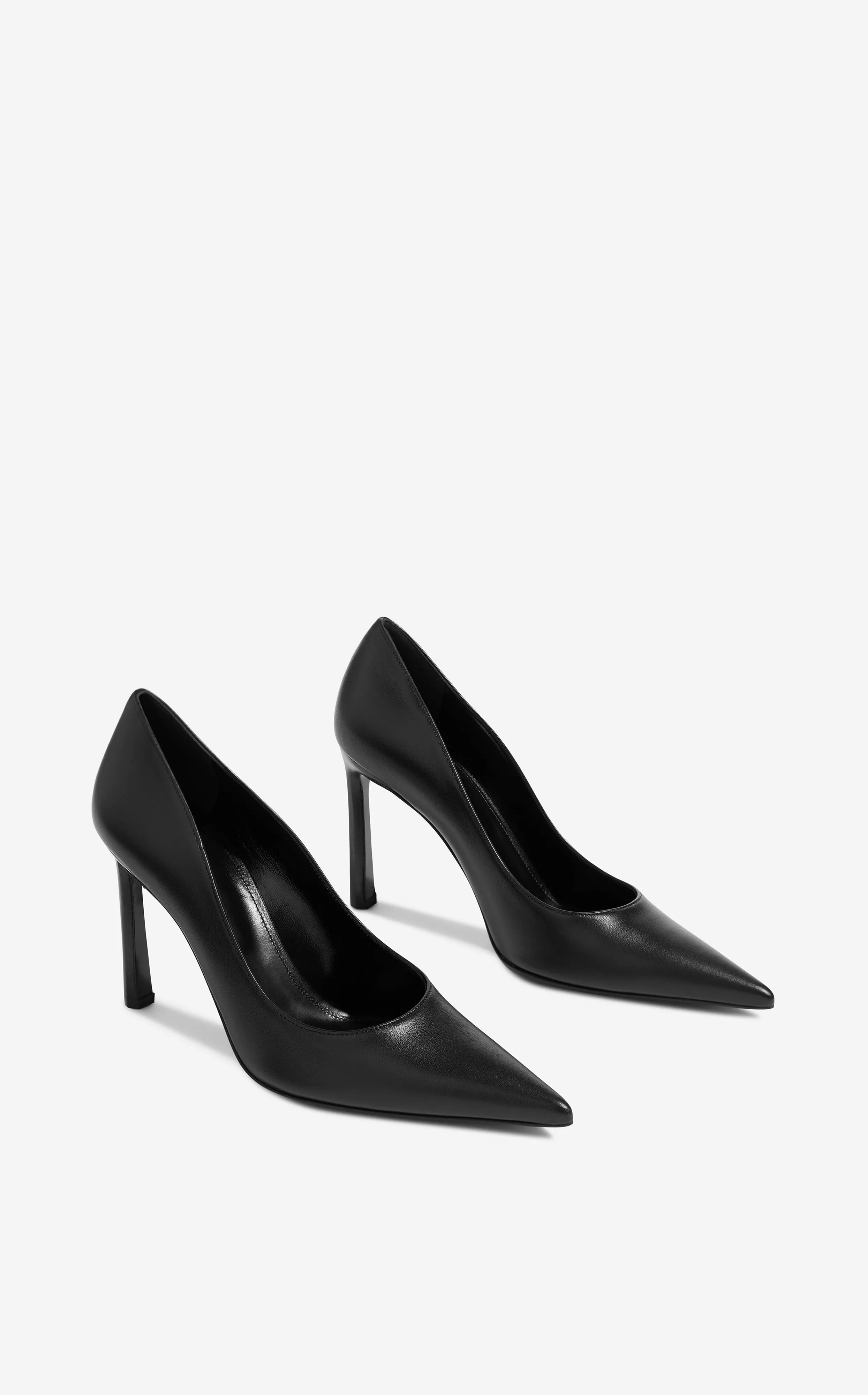 Eleganza Leather Pump