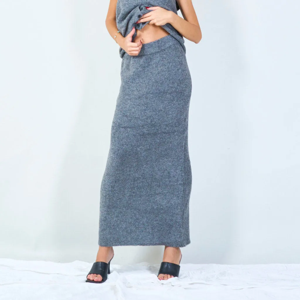 Knitted midi skirt with elastic waistband wholesale