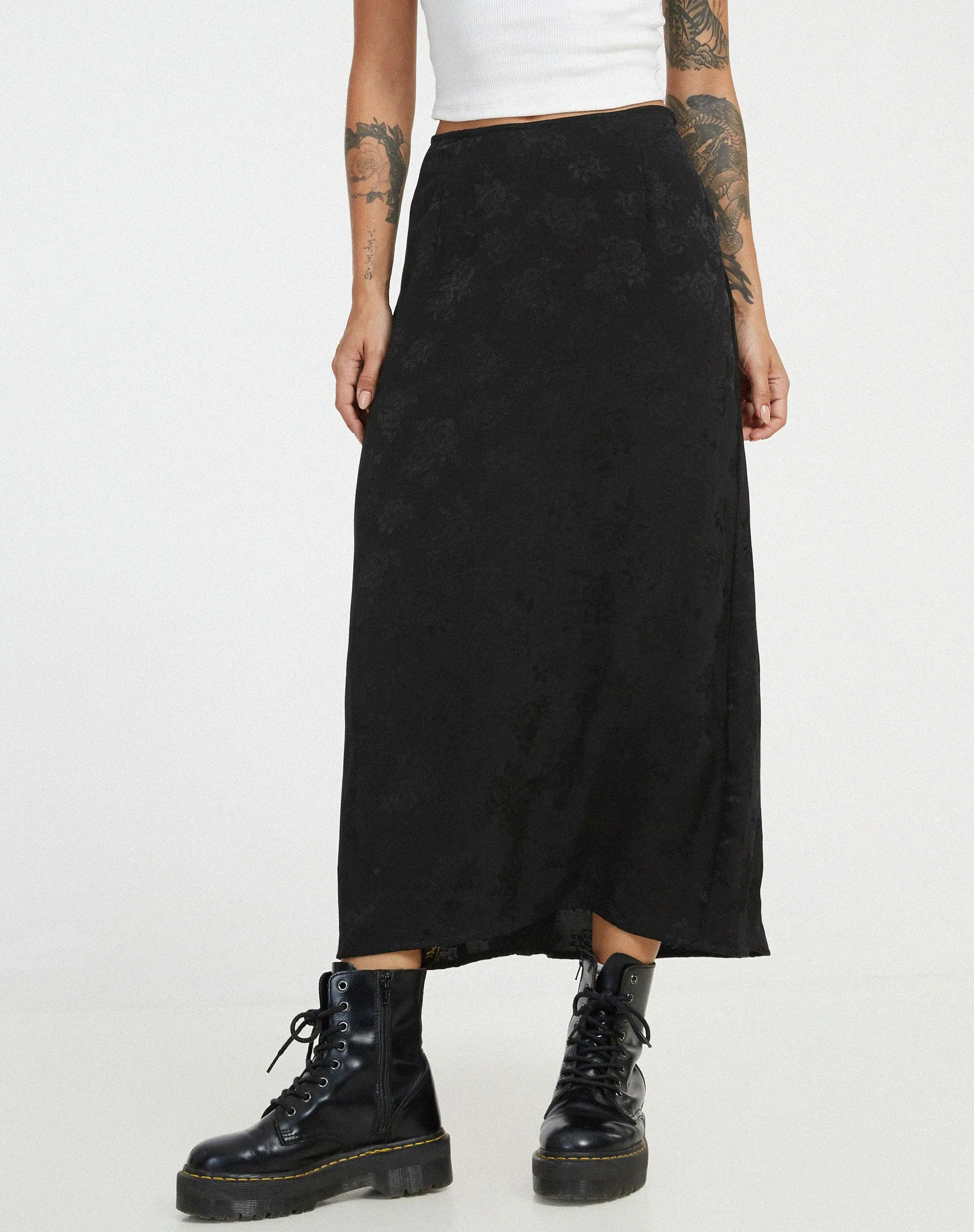 Rindu Midi Skirt in Satin Rose Black